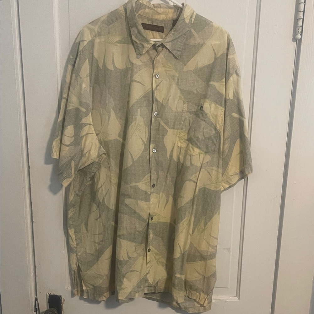 Tori Richard Green and Cream Leaf Pattern Shirt